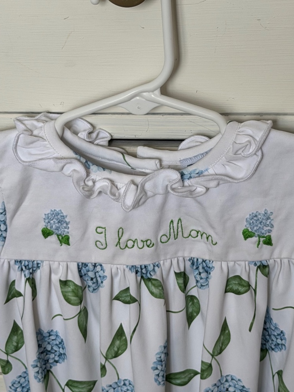 Girls’ “I Love Mom” bubble